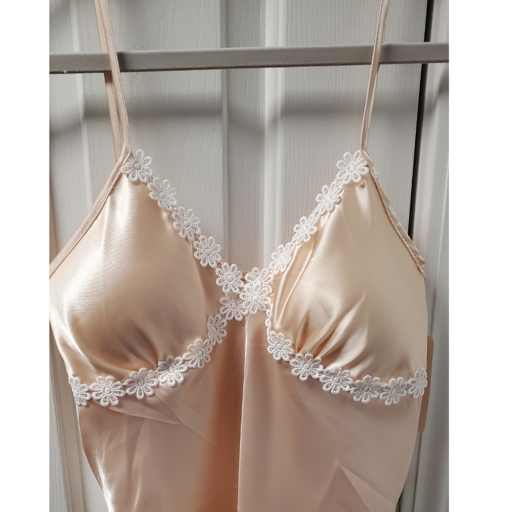 Silk-like dress in a champagne color. Size M